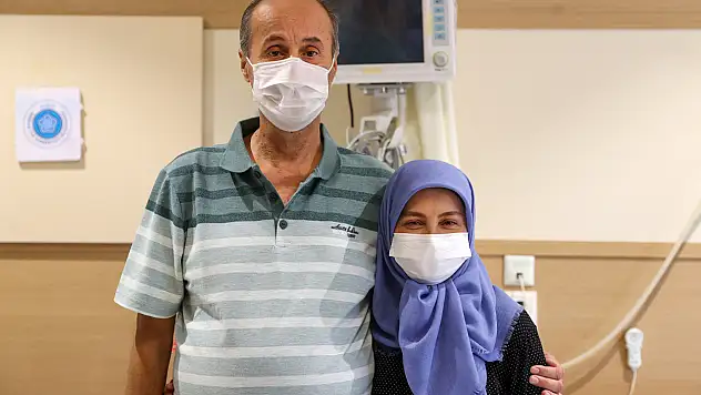 Konya'da böbrek nakli bekleyen iki kardeşin yüzü bir ay arayla aynı hastanede güldü