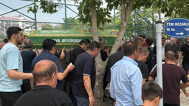 Konya'da boşanma aşamasındaki eşi tarafından vurulan Yüksel Sarıkaya toprağa verildi