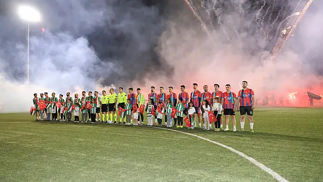 Konya'da çalışan gençlerden kıyasıya futbol rekabeti