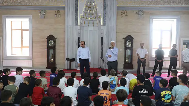 Konya'da camilerden yükselen çocuk sesleri umut oldu