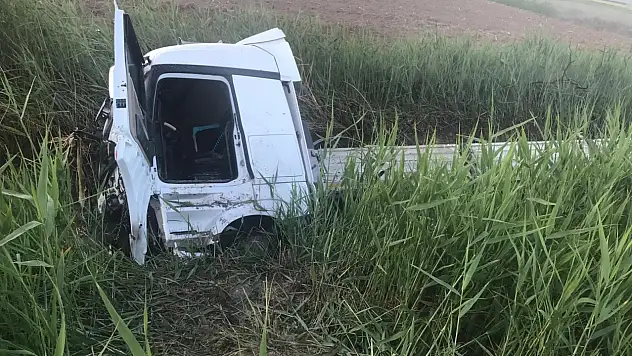 Konya'da can alan kaza: Tır kanala uçtu