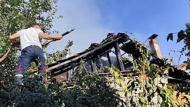 Konya'da çıkan yangın korkuya neden oldu