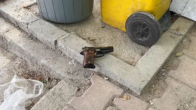 Konya'da çocuklar bulduğu tabanca polis ekiplerini harekete geçirdi!