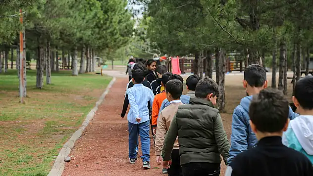 Konya'da çocuklar MEGA ile doğayı keşfediyor