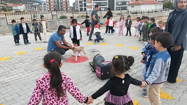 Konya'da çocuklara hayvan sevgisi aşılandı