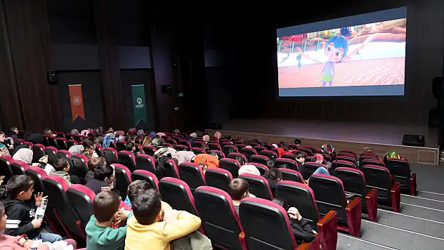 Konya'da çocuklara yarıyıl hediyesi: Tiyatro ve sinema günleri