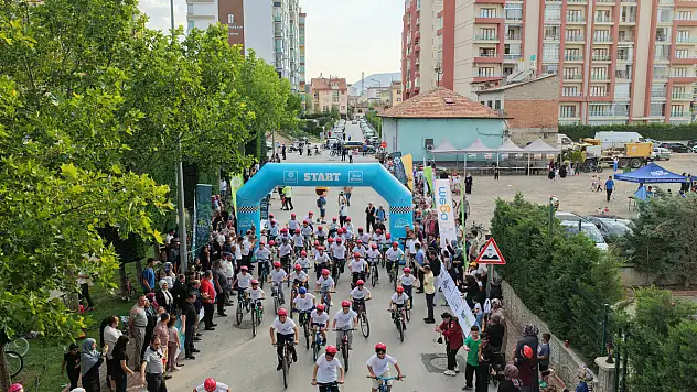 Konya'da çocukların yarışı şenliğe dönüştü