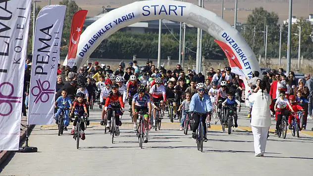 Konya'da 'Cumhuriyet Ruhu' pedallarla yaşatıldı