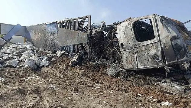 Konya'da devrilen tır yandı: 1 ölü