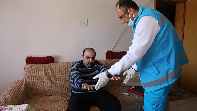 Konya'da devrim niteliğinde sağlık hizmeti: Yatalak hastalar artık evlerinden çıkmıyor