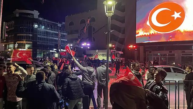 Konya'da Dünya Kupası coşkusu sokağa taştı