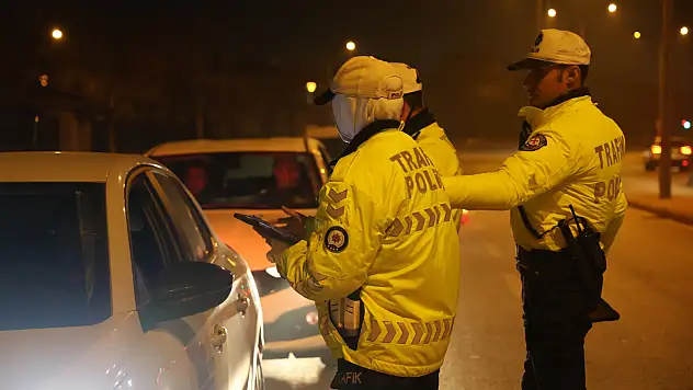 Konya'da ehliyetsiz sürücü denetimde yakalandı: 'Polise takılmamak için yolu uzatıyorum'