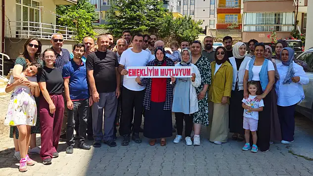 Konya'da emekli öğretmen için veda konvoyu düzenlendi