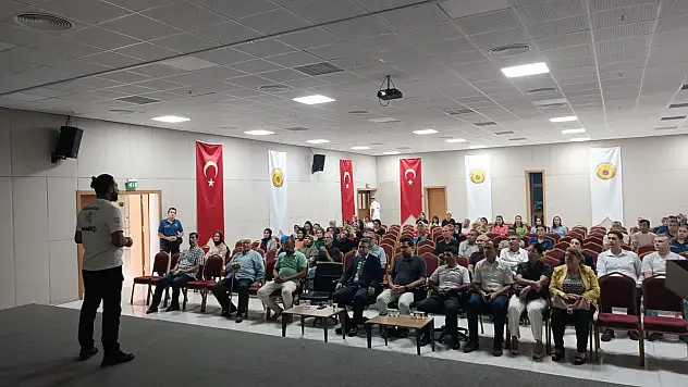 Konya'da 'En iyi narkotik polisi anne' semineri düzenlendi