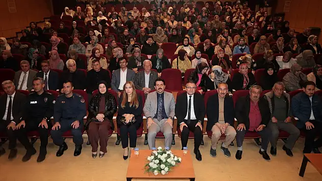 Konya'da 'En İyi Narkotik Polisi: Anne' semineri