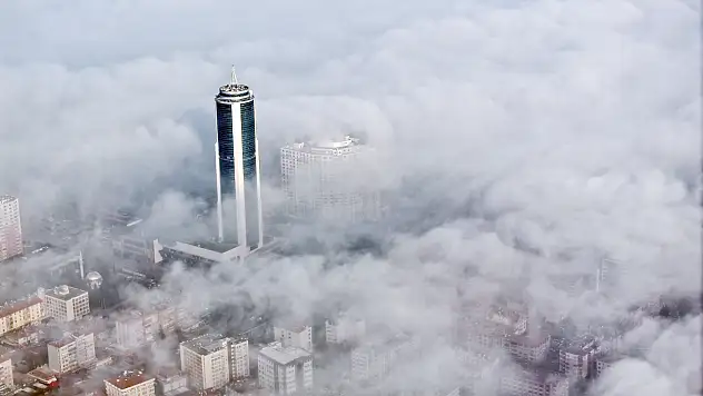 Konya'da etkili olan sis dronla görüntülendi
