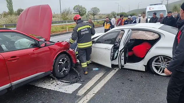 Konya'da etkili olan yağış kazaya neden oldu: 4 yaralı