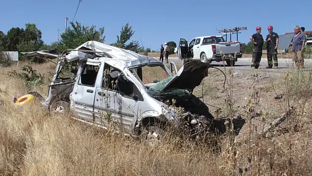Konya'da facia: Beton direğe çarptı!