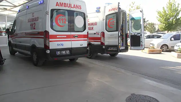 Konya'da feci kaza! Ticari taksi anne ve kızına çarptı