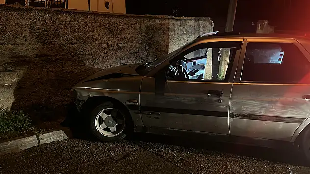 Konya'da film gibi kovalamaca: Dur ihtarına uymadı, polis aracına çarptı