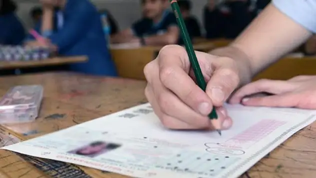 Konya'da fırtına nedeniyle sınavlar iptal edildi!