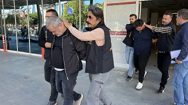 Konya'da galerici Ahmet Çay'ı öldüren baba ve oğlu tutuklandı