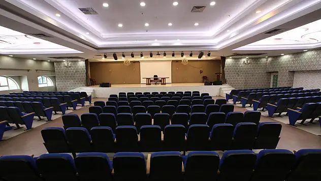 Konya'da gazetecilere özel 'Kadına Yönelik Şiddetle Mücadele Farkındalık' semineri