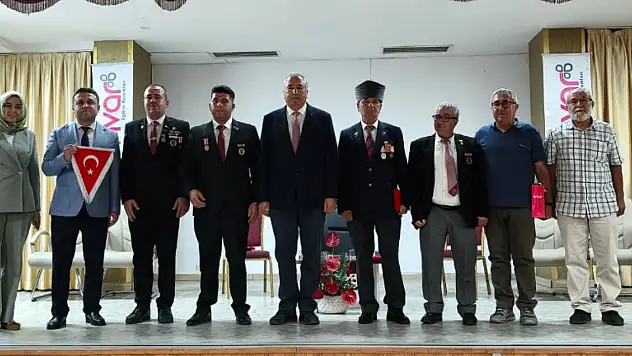 Konya'da 'Gazilerimizle Vatanı Konuşmak' paneli, duygusal anlara sahne oldu!