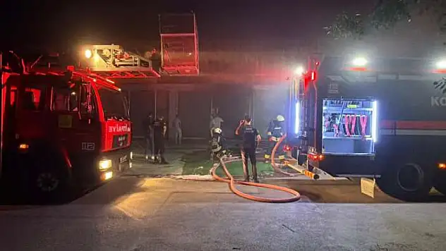 Konya'da gece vakti korkutan yangın: Ekipler seferber oldu!