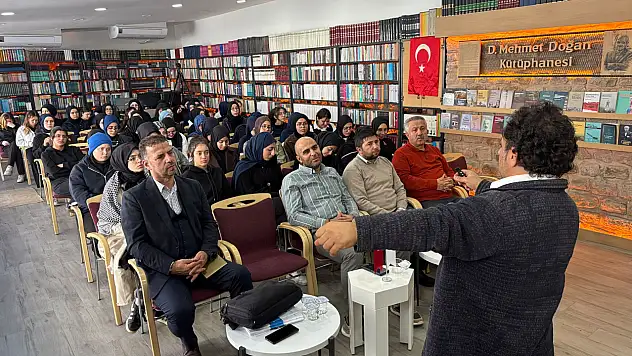 Konya'da geleceğin yazarları usta isimlerle buluştu