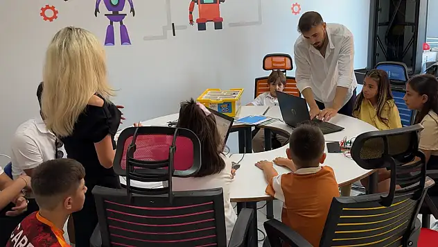 Konya'da geleceğin yazılımcıları  Roboakademiatolye'sinde yetişiyor!
