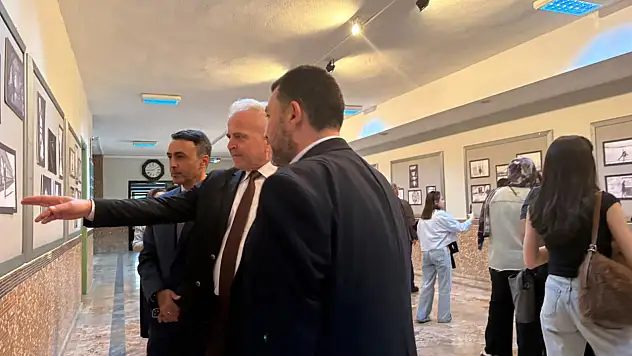 Konya'da genç gazetecilerin objektifinden yansıyan kareler sergilendi