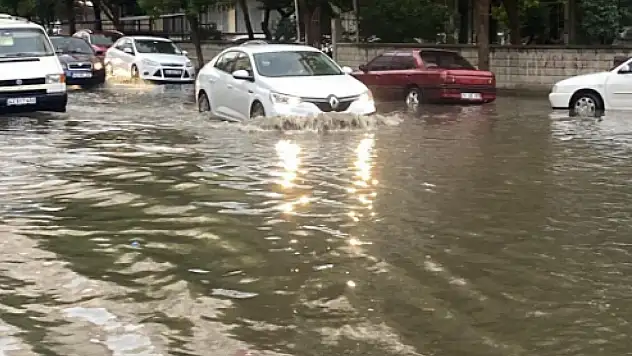 Konya'da gökgürültülü sağanak yağış beklentisi var!