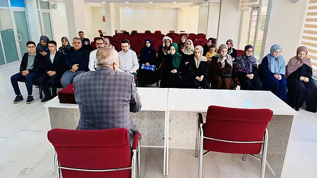 Konya'da hafızlar belgelerini aldı