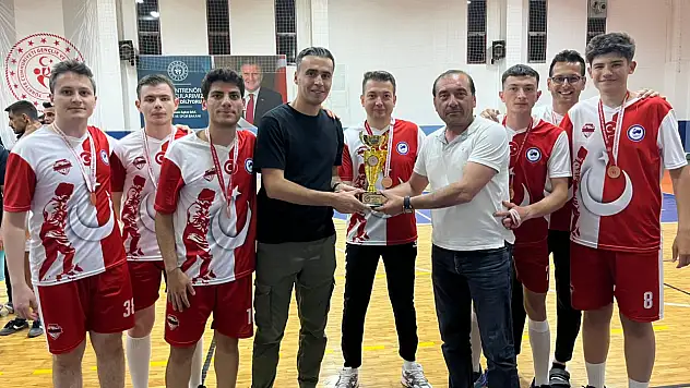Konya'da hakemlerin fair-play şöleni: Dostluk ve dayanışma kazandı