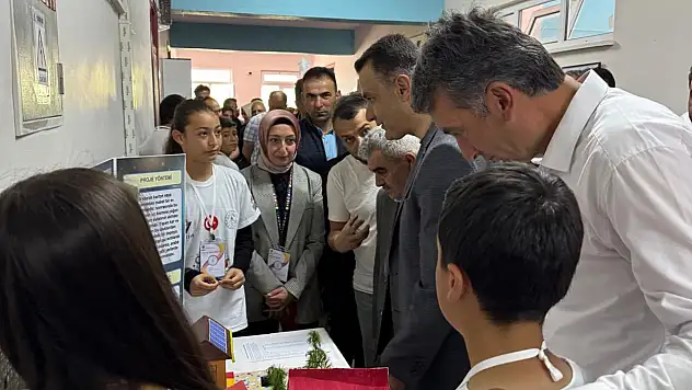 Konya'da 'Halk Eğitim Merkezi Yıl Sonu Sergisi' açıldı.