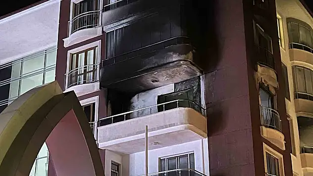 Konya'da hareketli gece: Apartmandaki yangın şehri ayağa kaldırdı!