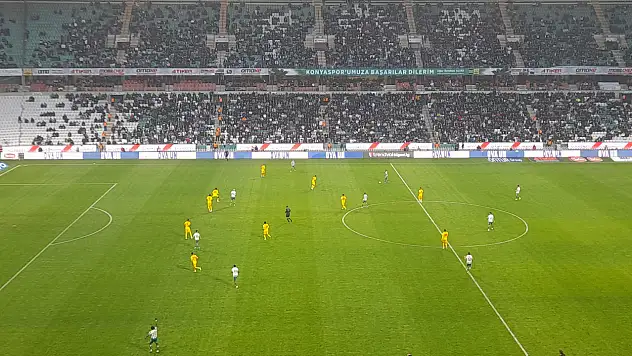 Konya da ilk yarıda gol sesi yok.