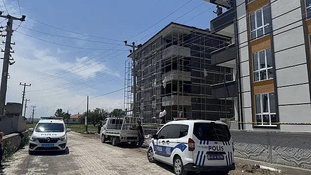 Konya'da inşaatta korkunç kaza! Elektrik akımına kapılan işçi 4'üncü kattan düştü