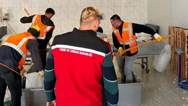 Konya'da kaçak gıda üretimine operasyon: Ürünlere imha edilmek üzere el konuldu