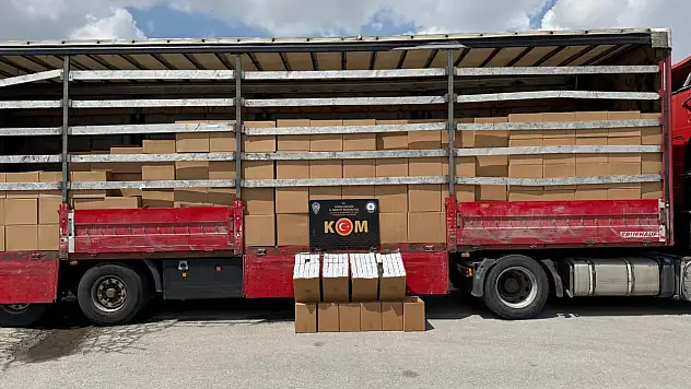 Konya'da kaçak silah ve makaron operasyonu düzenlendi