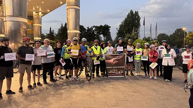 Konya'da kadın bisikletçiler orman yangınlarına dikkat çekti