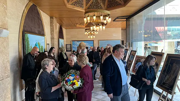 Konya'da kağıttan mucize: 11 gün sürecek sergi hayranlık uyandırdı!