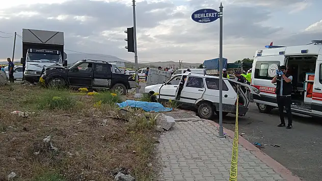 Konya'da katliam gibi kaza: Çok sayıda ölü ve yaralı var!