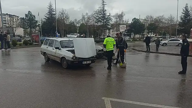Konya'da korkutan çarpışma: 1 kişi yaralandı