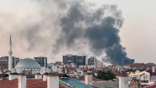 Konya'da korkutan yangın: Zamanla yarışıyorlar!