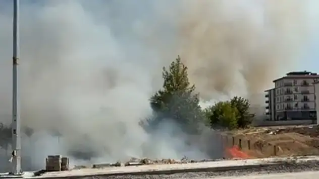 Konya'da korkutan yangınlar! Alevler iki farklı noktayı sardı