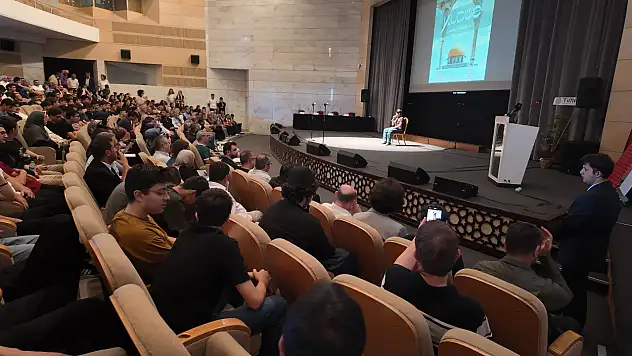 Konya'da Kudüs için kalemler konuştu