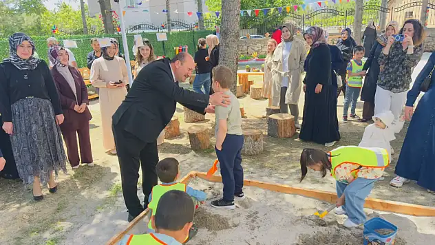 Konya'da kullanılmayan okul bahçesi çocukların neşesiyle yeniden hayat buldu