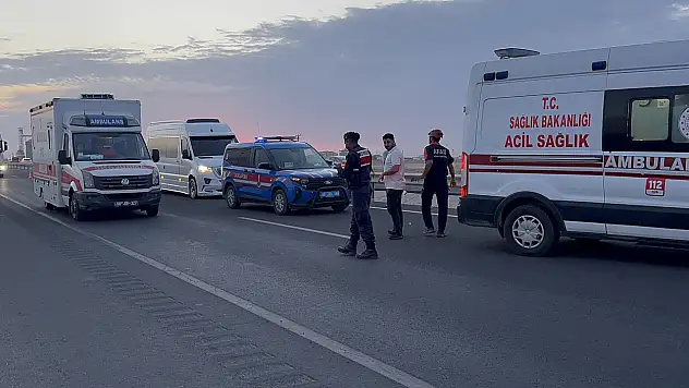 Konya'da kum fırtınası kazaya yol açtı: 7 araç birbirine girdi, 16 kişi yaralandı